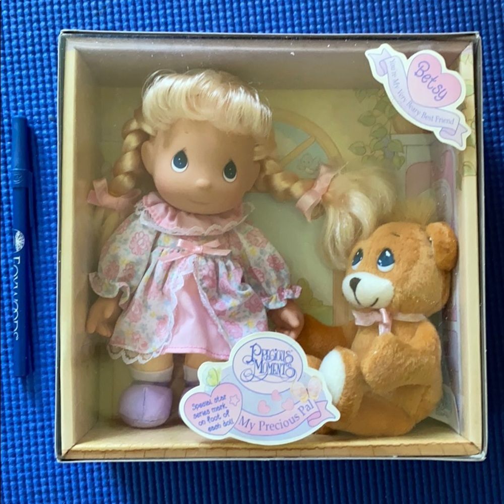 Precious Moments Betsey vintage doll NIB! 1998